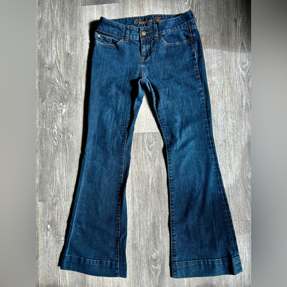 GAP Women's Deep Premium Flare Blue Low Rise Flared Jeans size 4 or 27 Waist